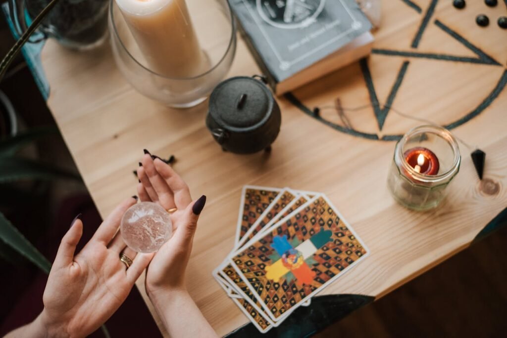How Tarot Cards Can Guide Your Daily Decisions